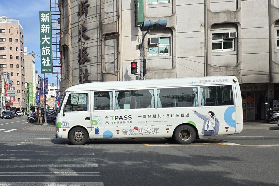 跨年出遊搭市區公車　市區各大景點輕鬆到